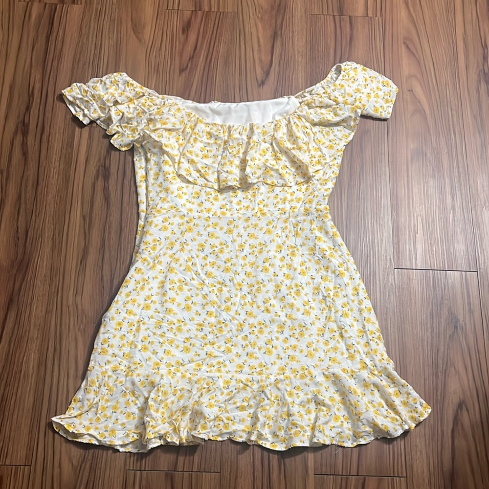 Forever 21 Yellow/White Flower Off the Shoulder Dress - Picture 3 of 3